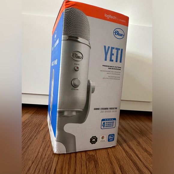 BNIB Logitech Blue Yeti Mic - Picture 1 of 3